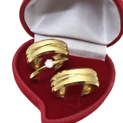 Par Alianças Casamento Noivado Dourada Em X Infinito Aço Inox Banhado 8mm + Anel