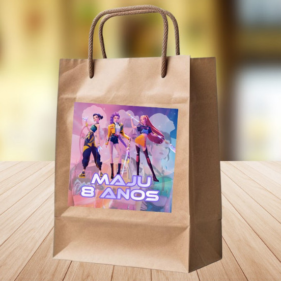 Kit Adesivo para sacola kraft 10 x10 personalizado tema guerreiras do k-pop em Oferta na Shopee