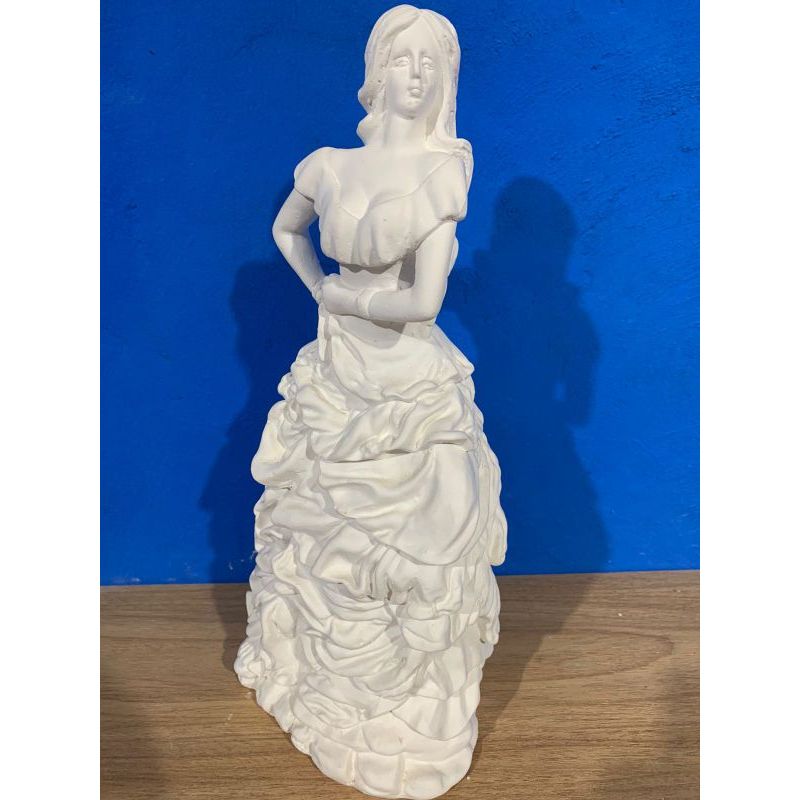 Imagem Pomba Gira/ Cigana 7 saias 38 cm em gesso cru