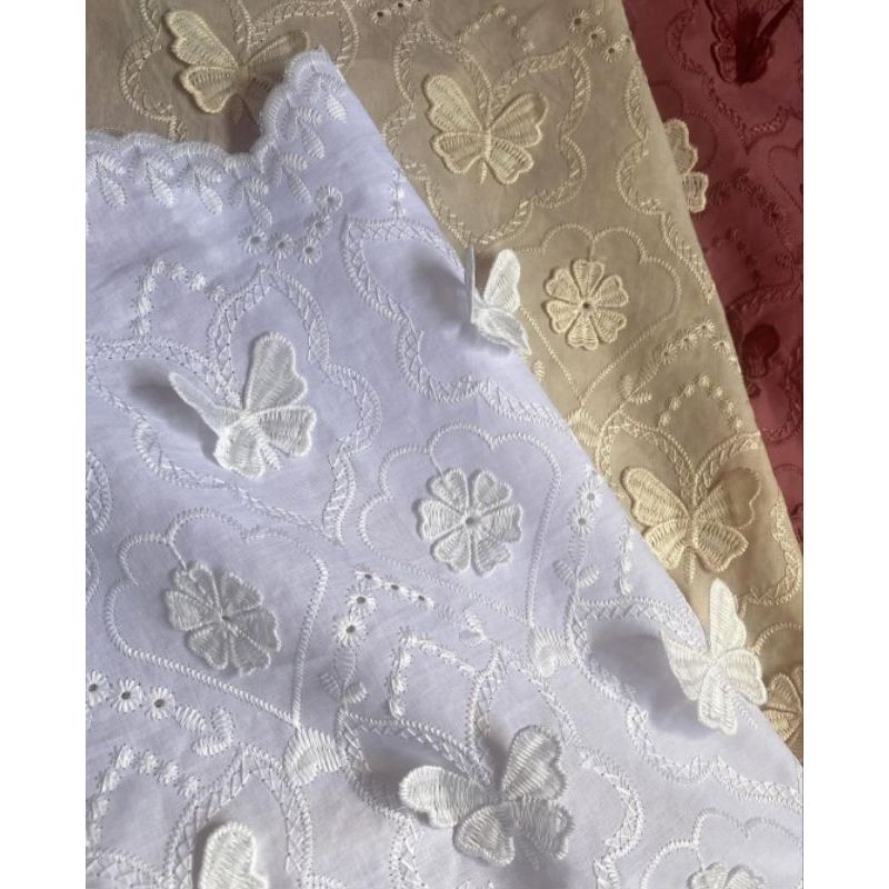 Laise Bordada  3D em algodão ( 1m X 1,30)