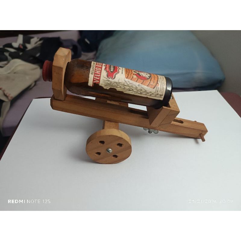 Antiguidade Garrafa mini Velho Barreiro na Carroça