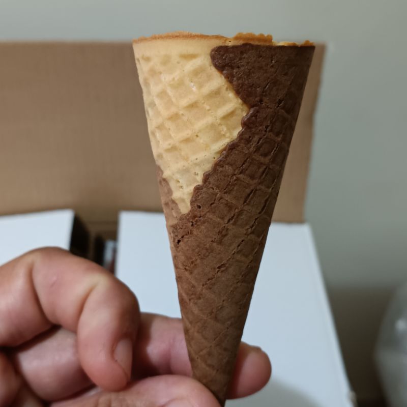Casquinha de Sorvete Cone Waffle Doce Mix Sabor Baunilha Chocolate da MARVI com 100 Unidades/ 1,15Kg