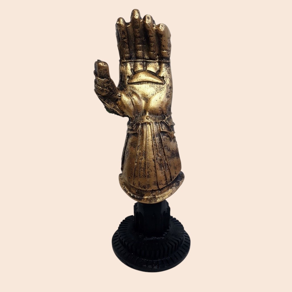 Manopla do Thanos em Resina 21cm Action Figure Colecionável Geek Decoração