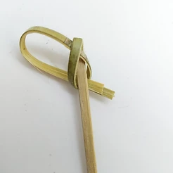Palito em Bambu p/ petiscos - 50 un - 9 cm - Ref. HA245 - Silver Festas