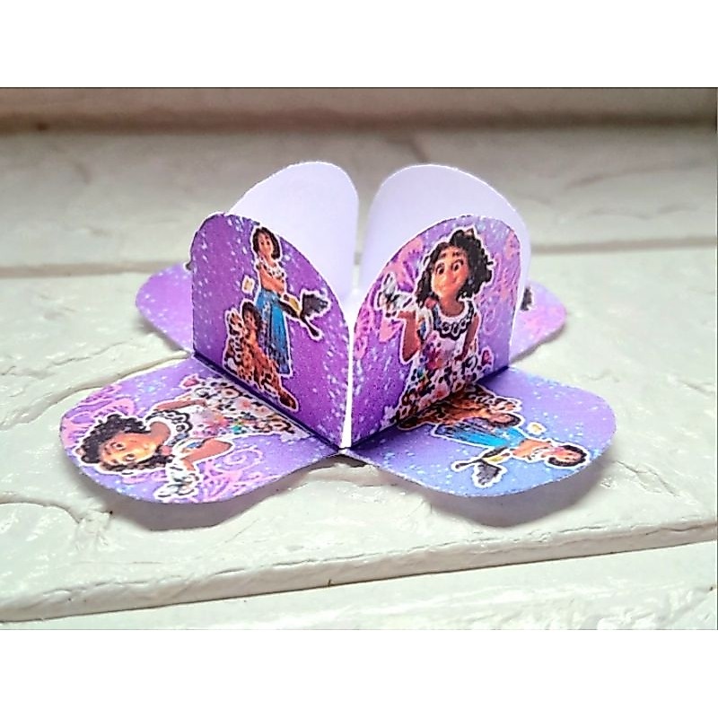 50 Forminhas Personalizadas de Doce Brigadeiro 4 Pétalas Festa,Aniversário Temático do Tema  Mirabel  Encanto
