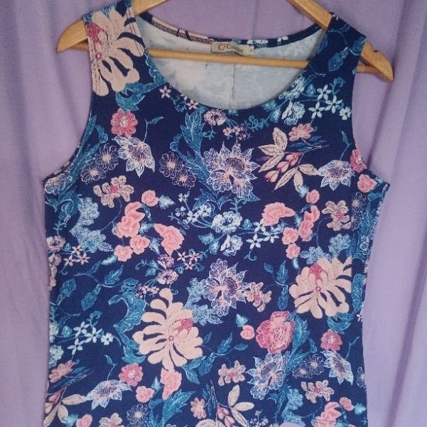 Blusa estampada floral • Regata azul com flores • Casual dia a dia • Moda Feminina