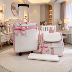 Kit de maternida Mala Rodinha, Mochila e trocador branco com faixa rosa bebê