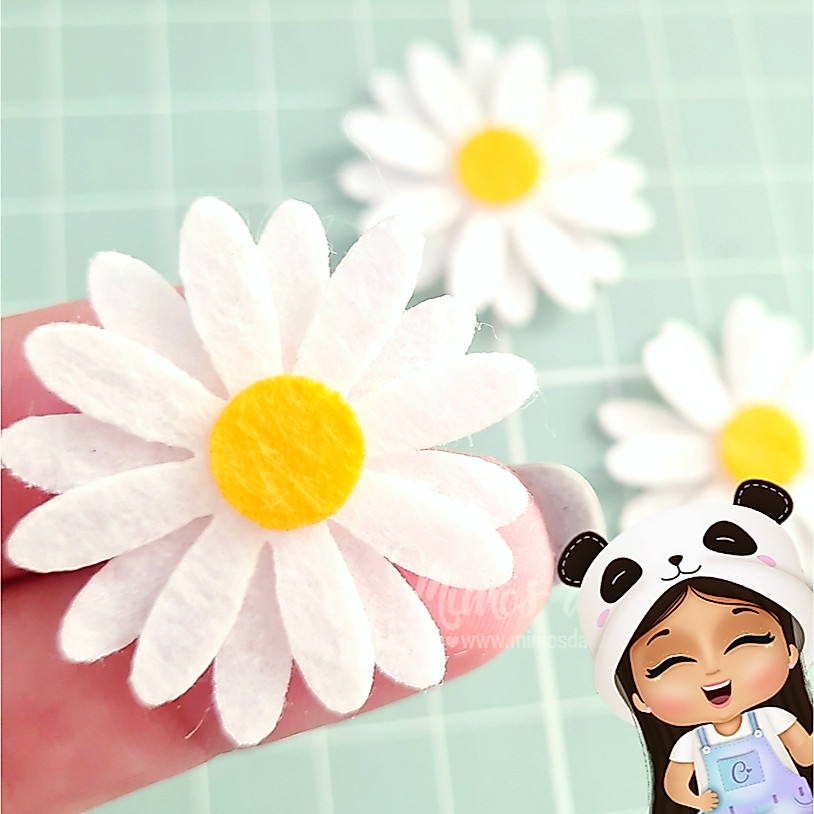 recorte Flor Margarida em Feltro 3cm dupla 🌼 Achadinhos Artesanato, Laços, Scrapbook, Painéis