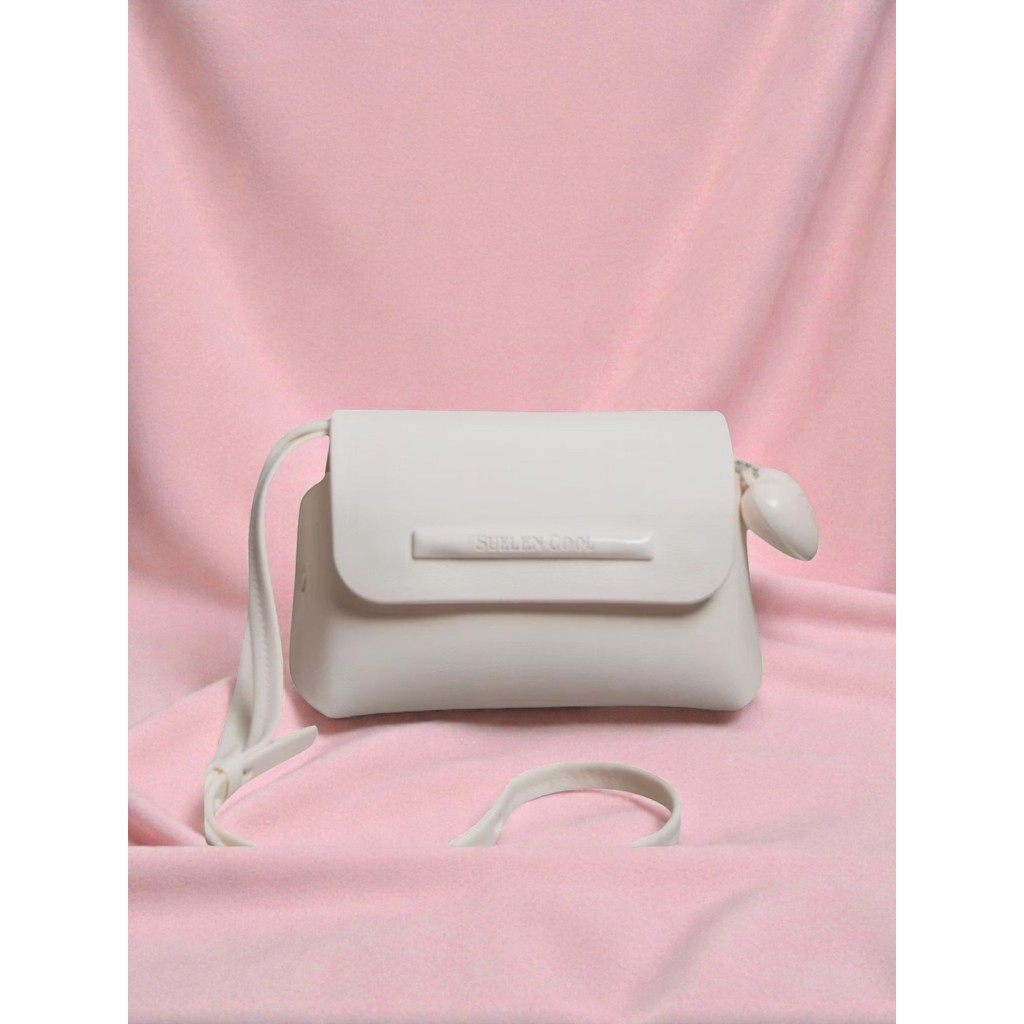 Bolsinha Feminina Pequena Suellen com Coração – Clutch, Necessaire Porta Maquiagem