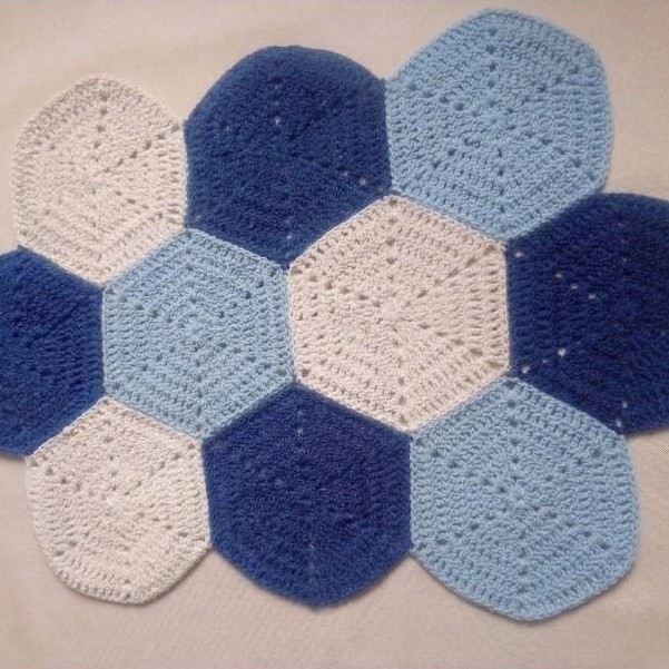 tapete de crochê Hexagonal — imagem 2 de 2