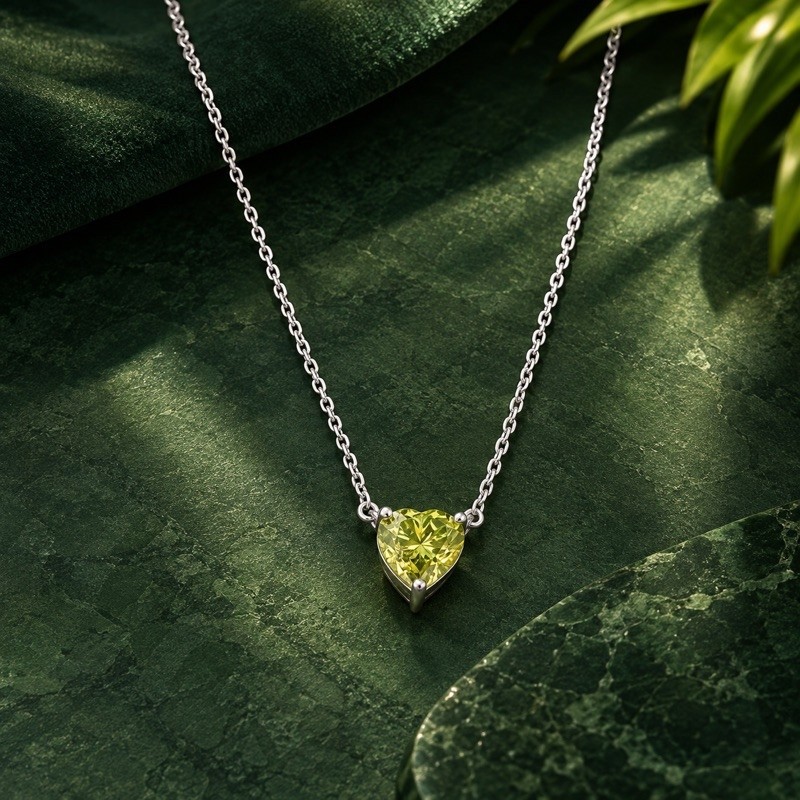 Colar Moissanite Coração Verde Caixa Alta 6,6mm em Prata 925
