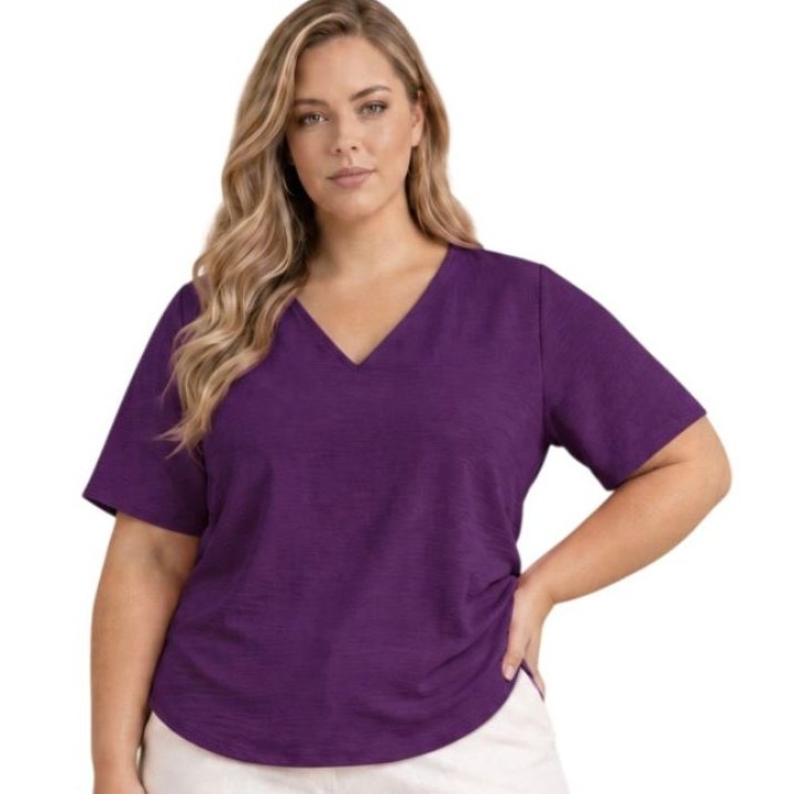 Blusa Plus Size Duna Crepe Femenina Camiseta Gola V Manga Cuta Lisa — imagem 2 de 2
