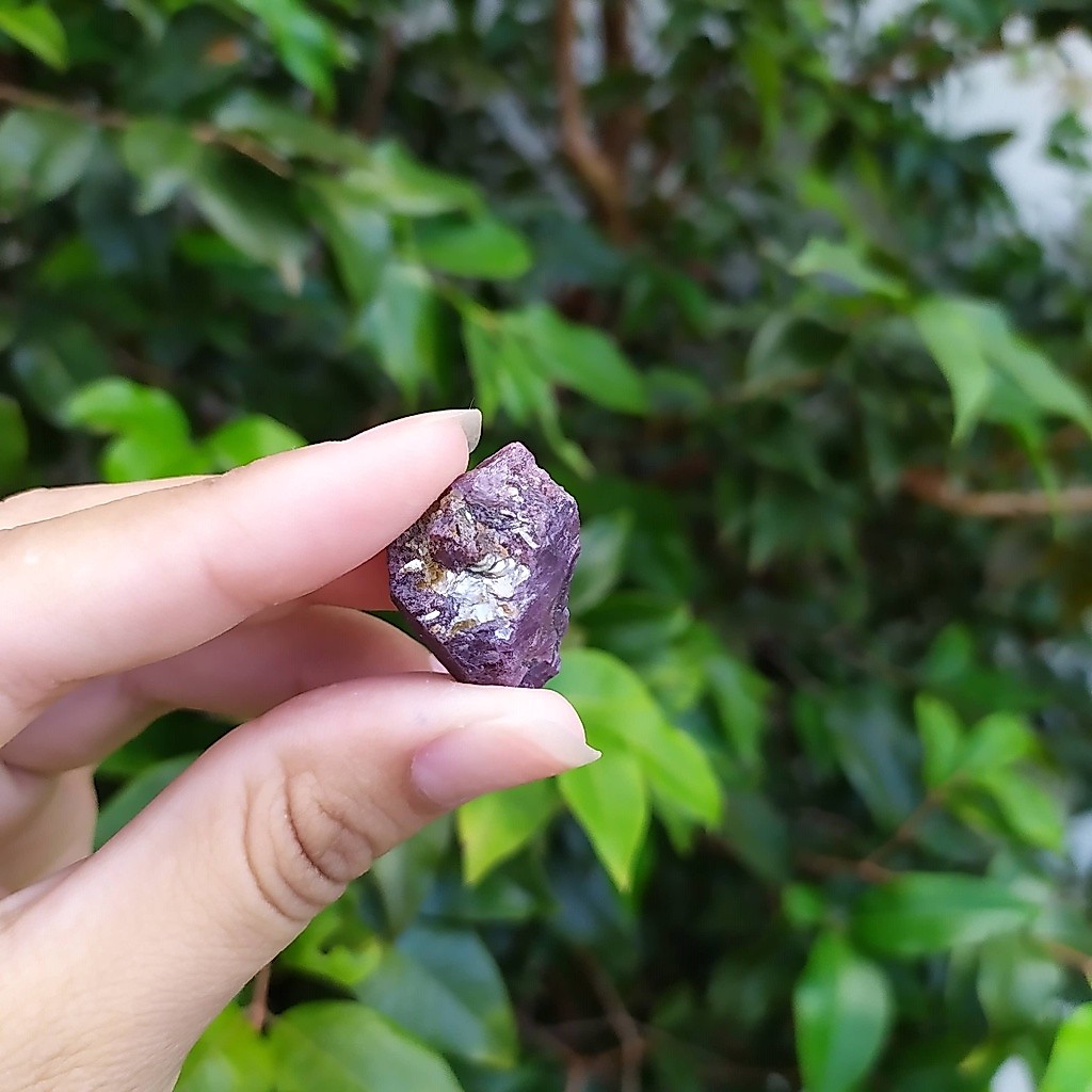PEDRA BRUTA RUBI – ENERGIA E SUCESSO/cristal/pedra natural/cristais/tarot — imagem 2 de 2