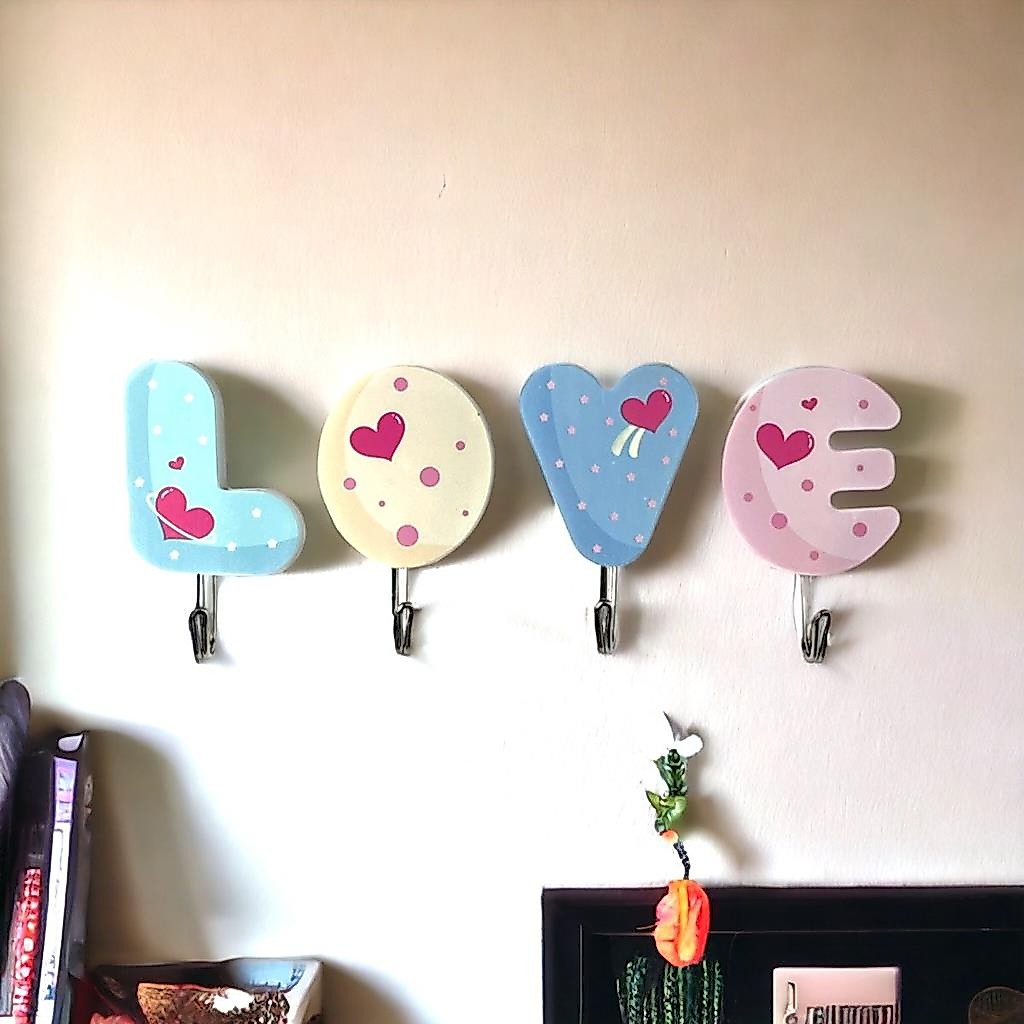 Kit C/4 Ganchos De Parede Adesivos Decoracao Love Multiuso