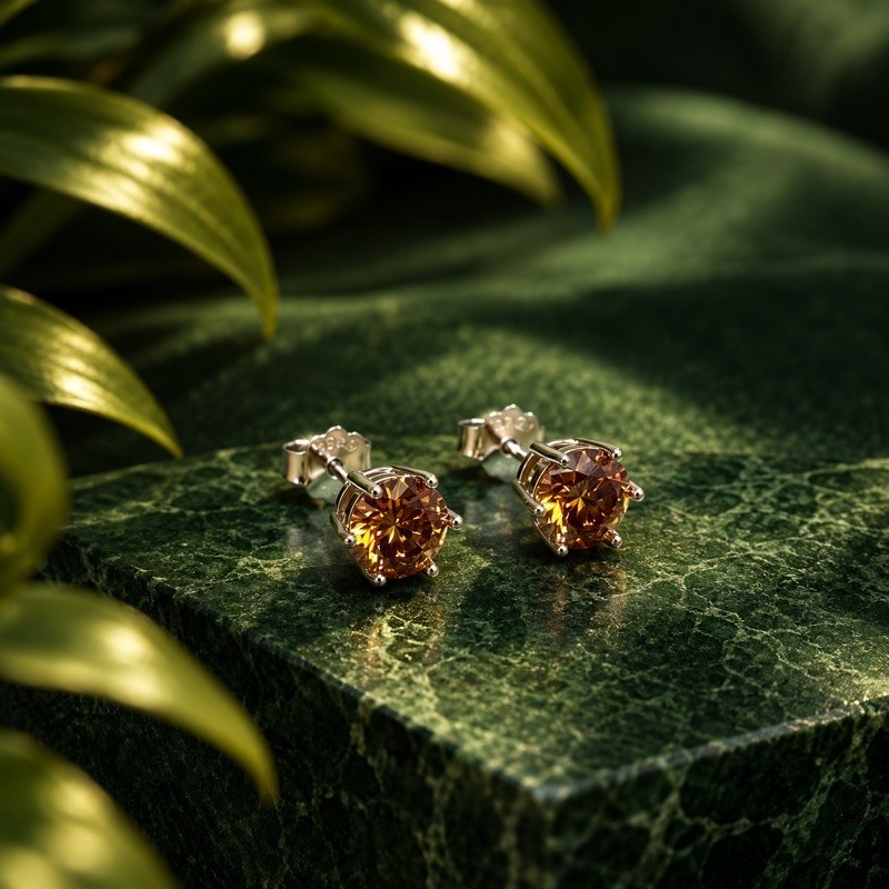 Brinco Moissanite Redondo Marrom 6mm em Prata 925