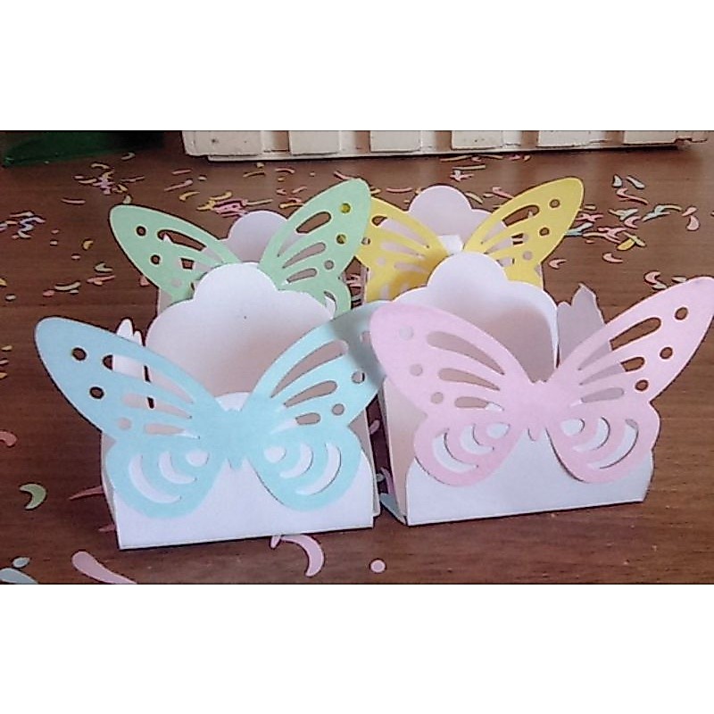 50 Forminhas  Brancas com  borboletas candy Jardim Encantado Festa lembrancinha personalizada 1 ano 15 anos Borboleta