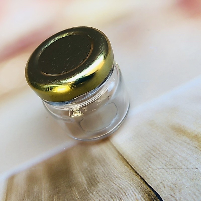 pote de Vidro mini geléia de 40 ml geleinha com tampa dourada · foto 2