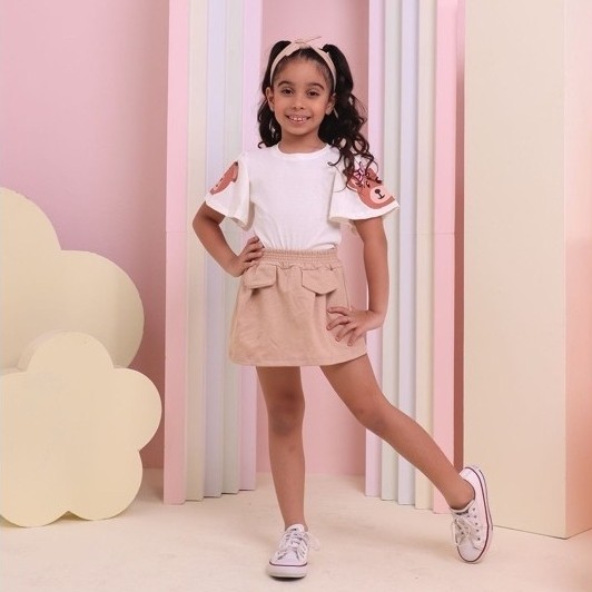 Conjunto de menina infantil short saia blusa estampada em algodão e short saia moletinho kit 3 peças