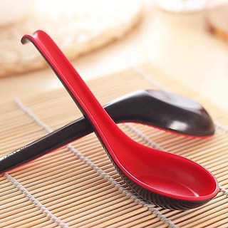 Colher de melamina colorida para restaurante, colher de sopa com cabo longo e detalhes em vermelho e preto, colher de so