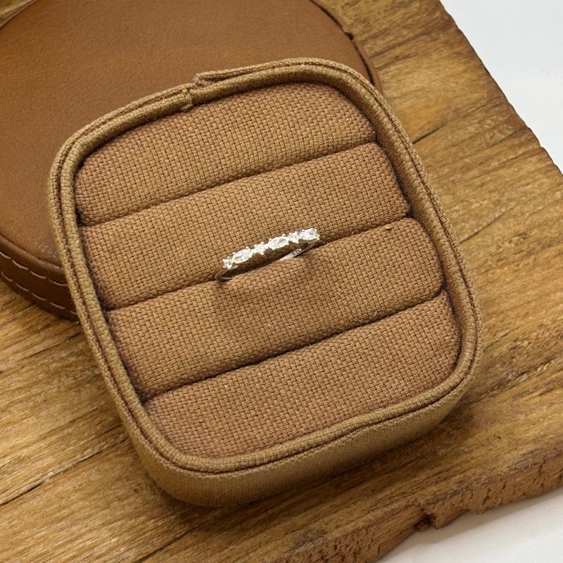 Anel Moissanite Pedra Oval 2,4mm em Prata 925 — imagem 2 de 2