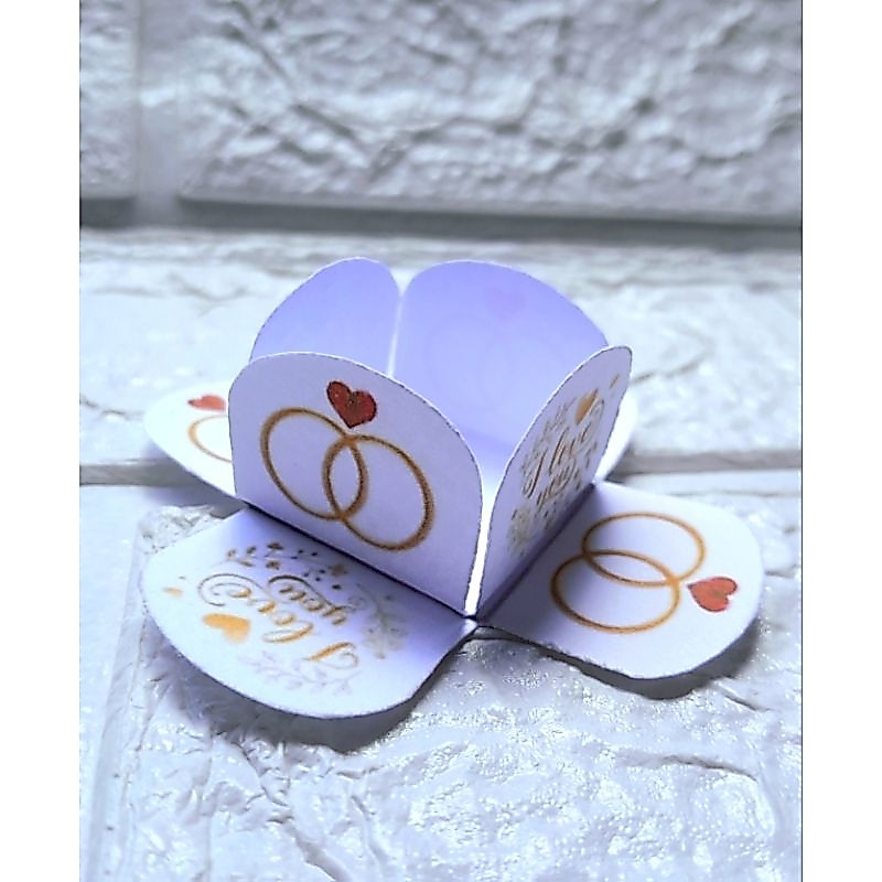 50 Forminhas de Doce Brigadeiro 4 Pétalas Festa,Aniversário Noivinhos Casamento Doces Finos Noivado