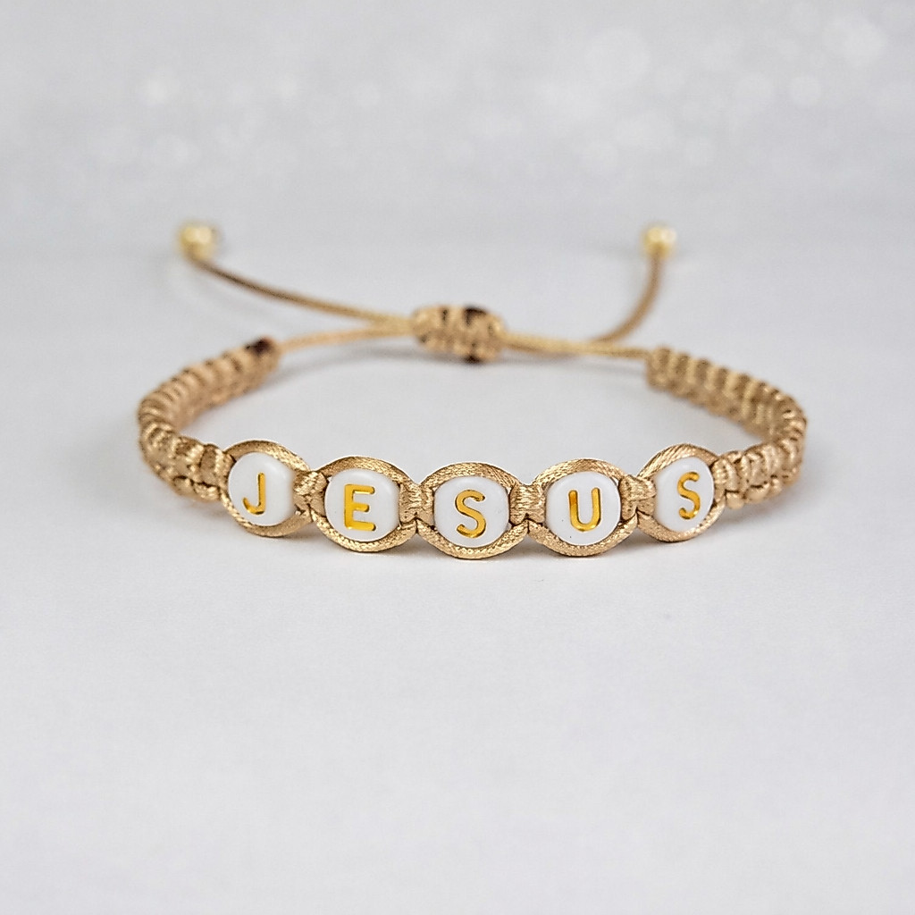 Pulseira em Macramê Escrito Jesus Unissex Ajustável