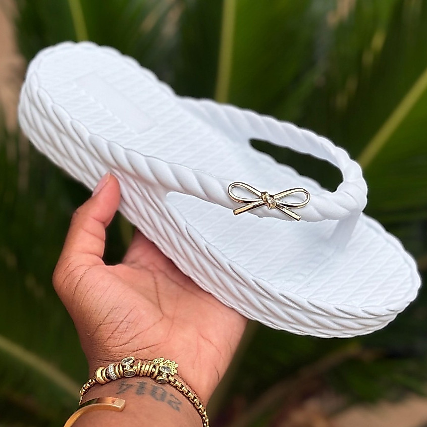 Chinelo Feminino EVA com Laço Nuvem - Leve, Confortável e Durável!