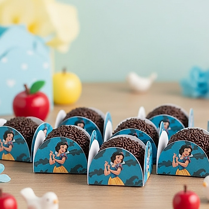 100 Forminhas Brigadeiro Docinho 4 Pétalas Branca De Neve Para Festas Aniversários Eventos Doces Confeitaria Beijinho