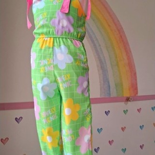 Macacão Infantil Menina Longo Alça Amarração Verde Florido Bolso Funcional