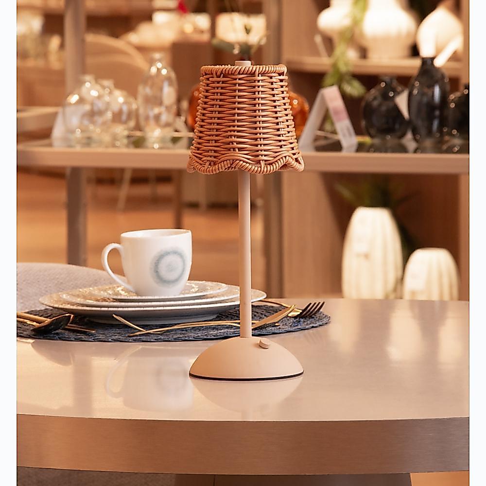 Luminária de Mesa Led 3 Tons Usb Wolff Lagoon Bege Metal