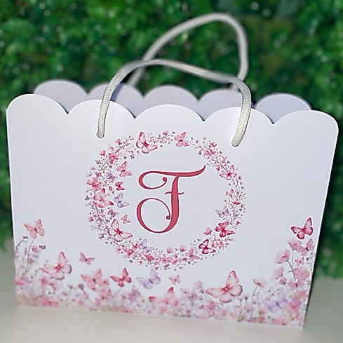 Sacolinha Jardim Encantado FLORES E BORBOLETAS Personalizada  com letra do nome Lembrancinha de Festa