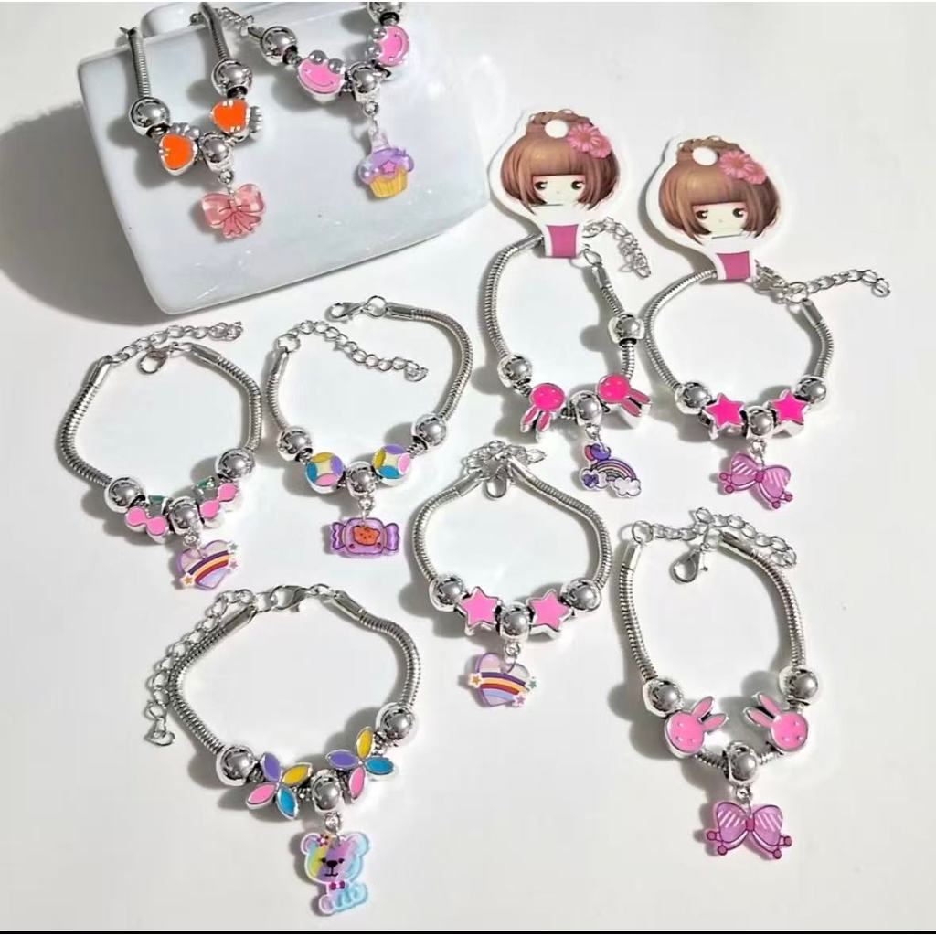 Pulseira Infantil Berloques Coloridos Ajustável Prata CharmeMenina Estilos aleatórios Presentes elegantes e sofisticados