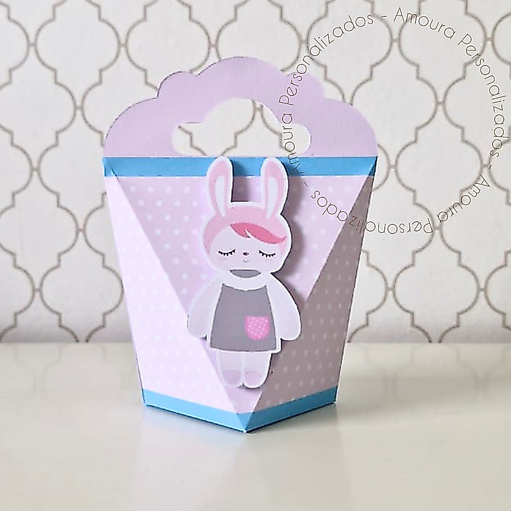 CAIXA TRIANGULOVE PERSONALIZADA PARA LEMBRANCINHAS BONECA METOO DOLL CAIXINHAS|ANIVERSARIO|