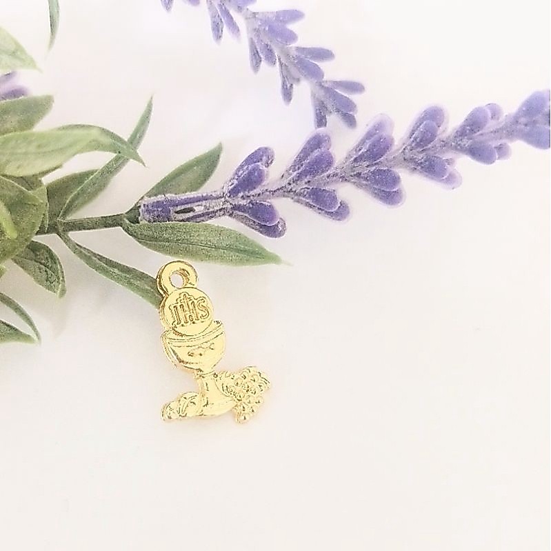 10 Pingentes Cálice Primeira Eucaristia Dourado - Pingente para Lembracinhas - Batizado e Primeira Eucaristia