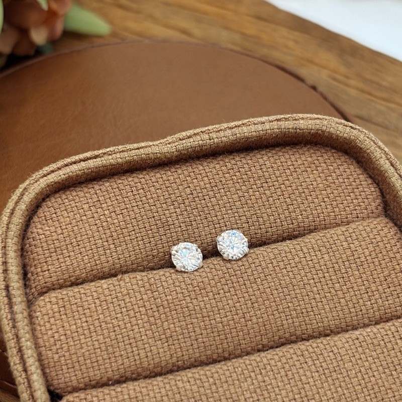 Ponto de Luz Moissanite 5mm em Prata 925 — imagem 2 de 2