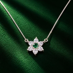 Colar Flor com Zircônias Transparentes e Verdes em Prata 925