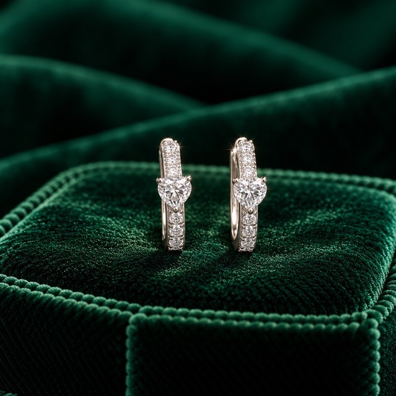 Argolinha Click Moissanite Cravejada com Coração 3,5mm em Prata 925
