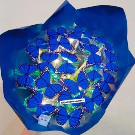 buquê azul escuro buquê montado buquê com Led buquê presente azul escuro buquê