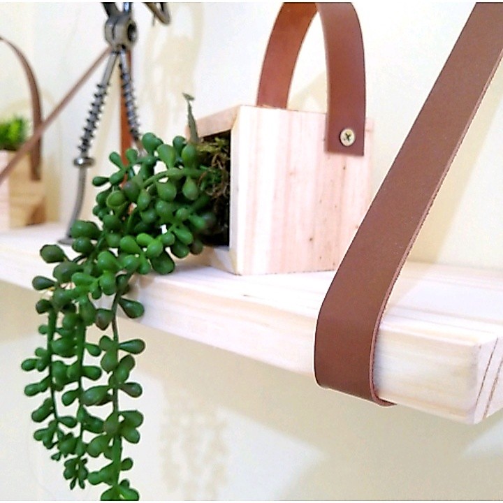 Prateleira Pinus tiras de couro suspensa/ decoração / cozinha / quarto / plantas 50 cm