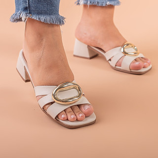 Tamanco Feminino Mule Confortável Casual Salto Baixo Bloco Detalhe ABS Dourado Bico Quadrado