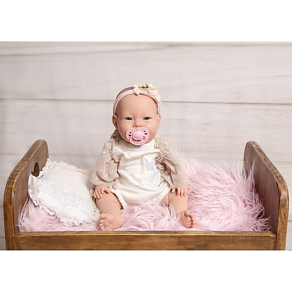 Boneca Realista Bebe Reborn Silicone Com Itens Inclusos Pode Dar Banho Recem Nascida