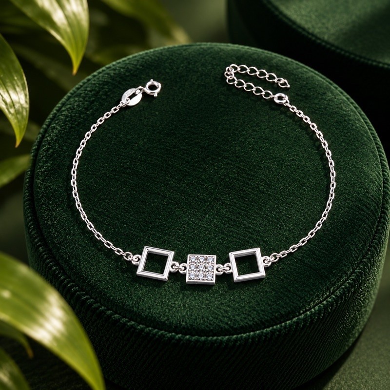 Pulseira Geométrica Vazada e Detalhada em Prata 925