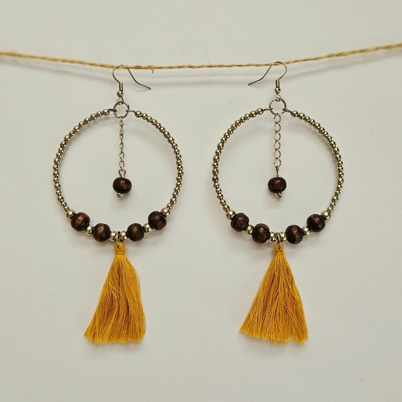 Brinco Argola Boho com Tassel Mostarda Artesanal