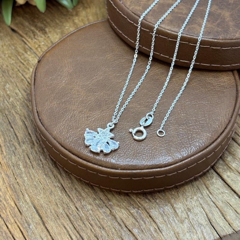 Colar Gotas e Estrela Cravejada em Prata 925 moderna e elegante · foto 2