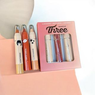 Kit Maquiagem 3 em 1 Makeup Three Iluminador Contorno Lápis Labial Kit Dia a Dia Presente
