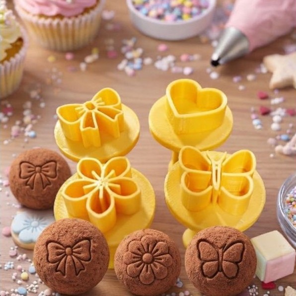 Kit 4 Carimbos para Brigadeiro e Doces Finos – Laço, Coração, Flor e Borboleta (Amarelo) — imagem 2 de 2