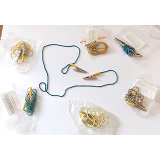 Prendedor De Babador e Guardanapo Odontológico Bolinhas de Metal Jacaré Adulto (CORES SORTIDAS)