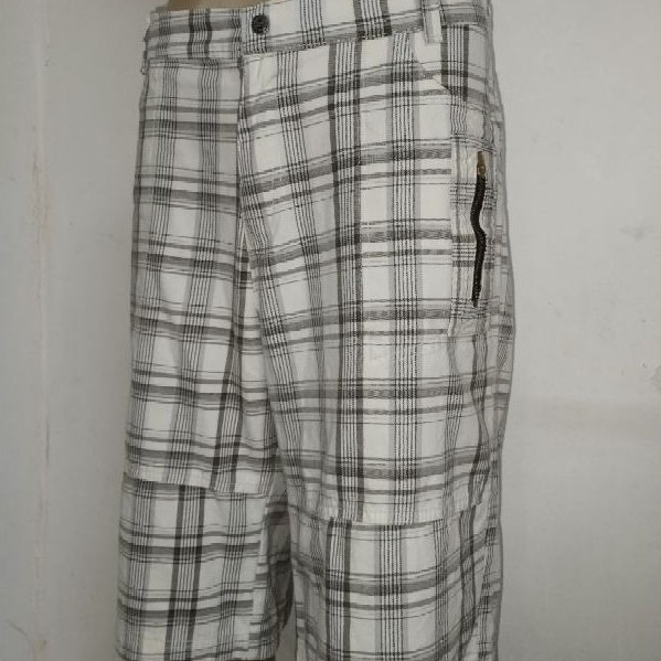 Bermuda xadrez masculina, preta e branca, veste 42/44