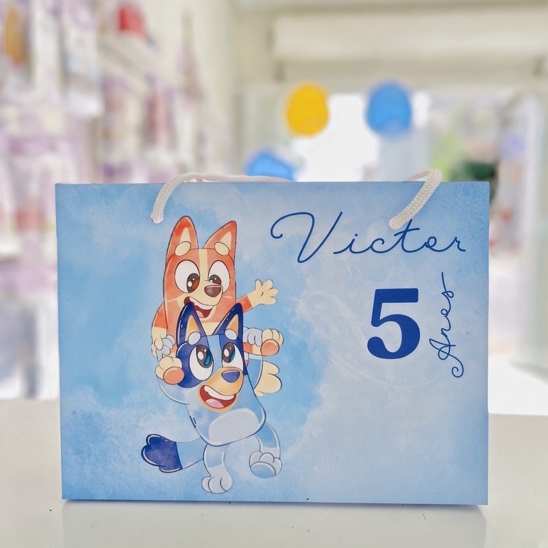 Sacolinha Personalizada Bluey menino Aquarela c/ nome e idade | Pegue e Monte | Lembrancinha Festa Infantil