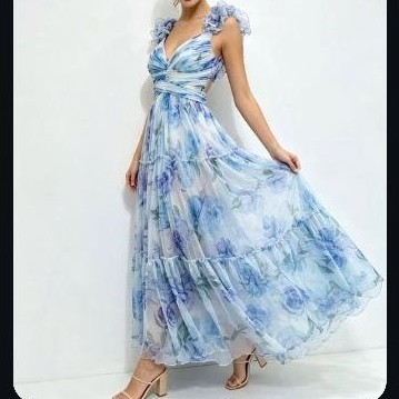 VESTIDO LONGO FLORAL PREMIUM COM RECORTE E FLORES 3D